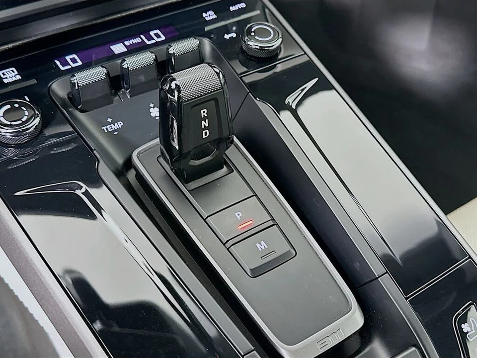 2025 Porsche 992 Carrera - Image 27 of 31