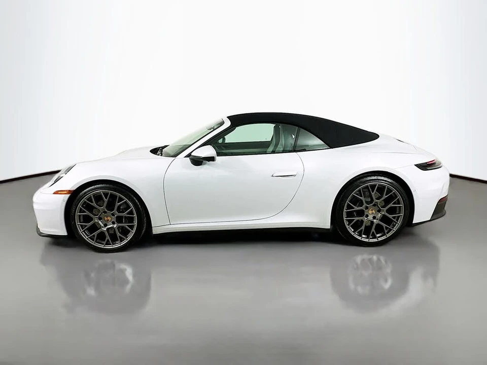 2025 Porsche 992 Carrera - Image 8 of 31