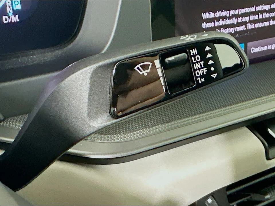 2025 Porsche 992 Carrera - Image 21 of 31