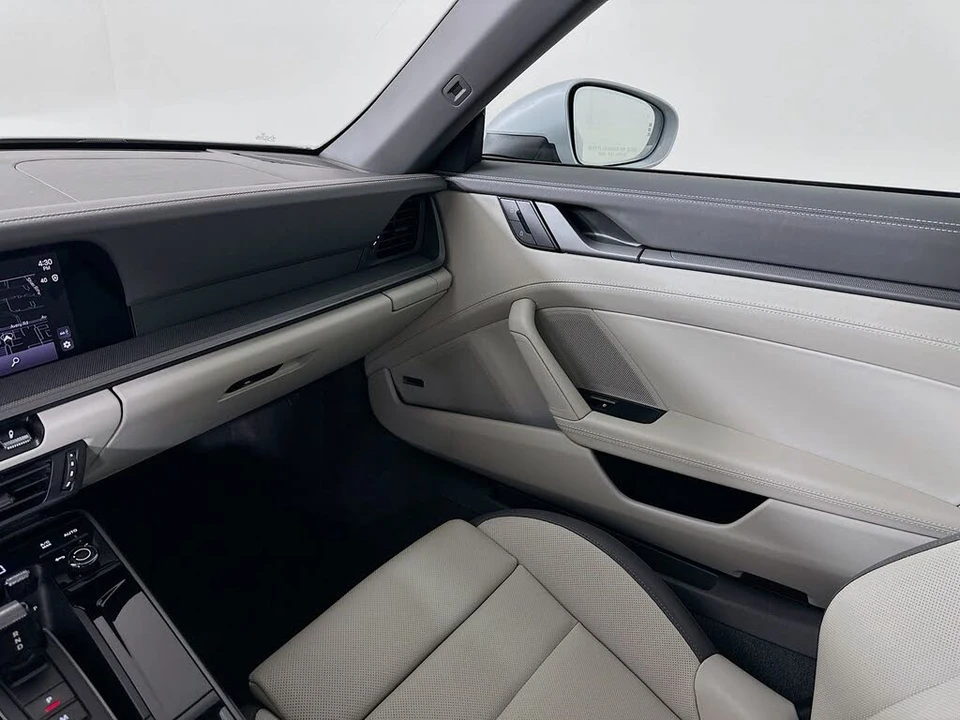 2025 Porsche 992 Carrera - Image 23 of 31