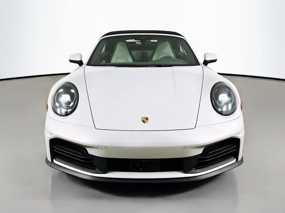2025 Porsche 992 Carrera - Image 2 of 31