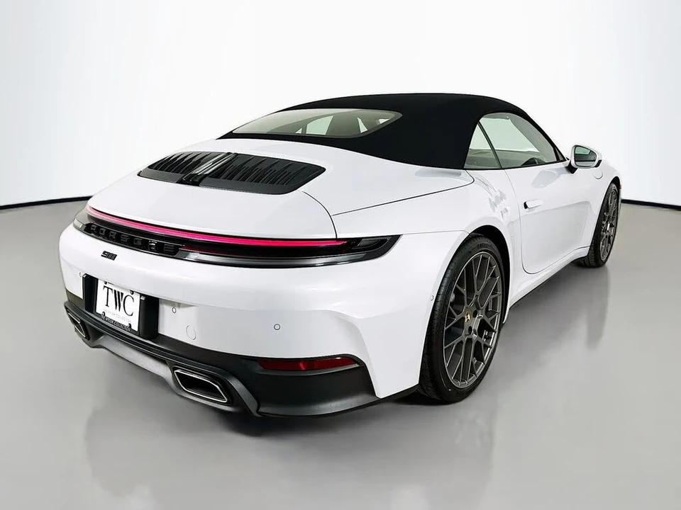 2025 Porsche 992 Carrera - Image 5 of 31