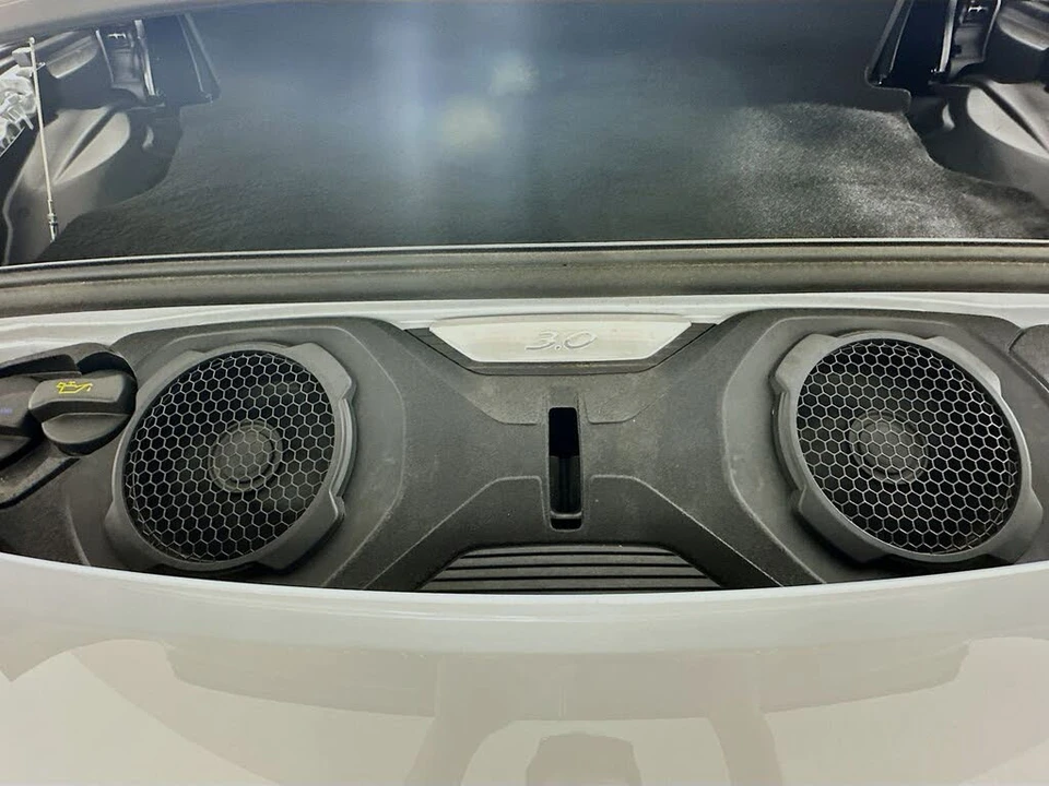2025 Porsche 992 Carrera - Image 13 of 31