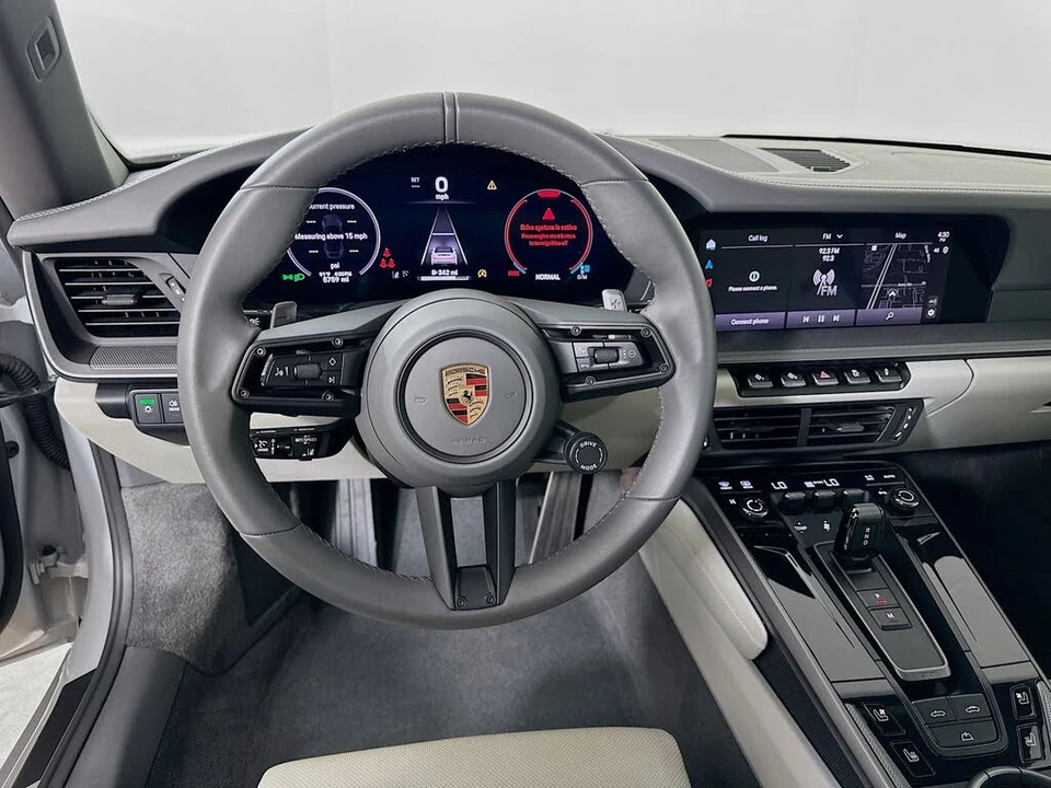2025 Porsche 992 Carrera - Image 15 of 31