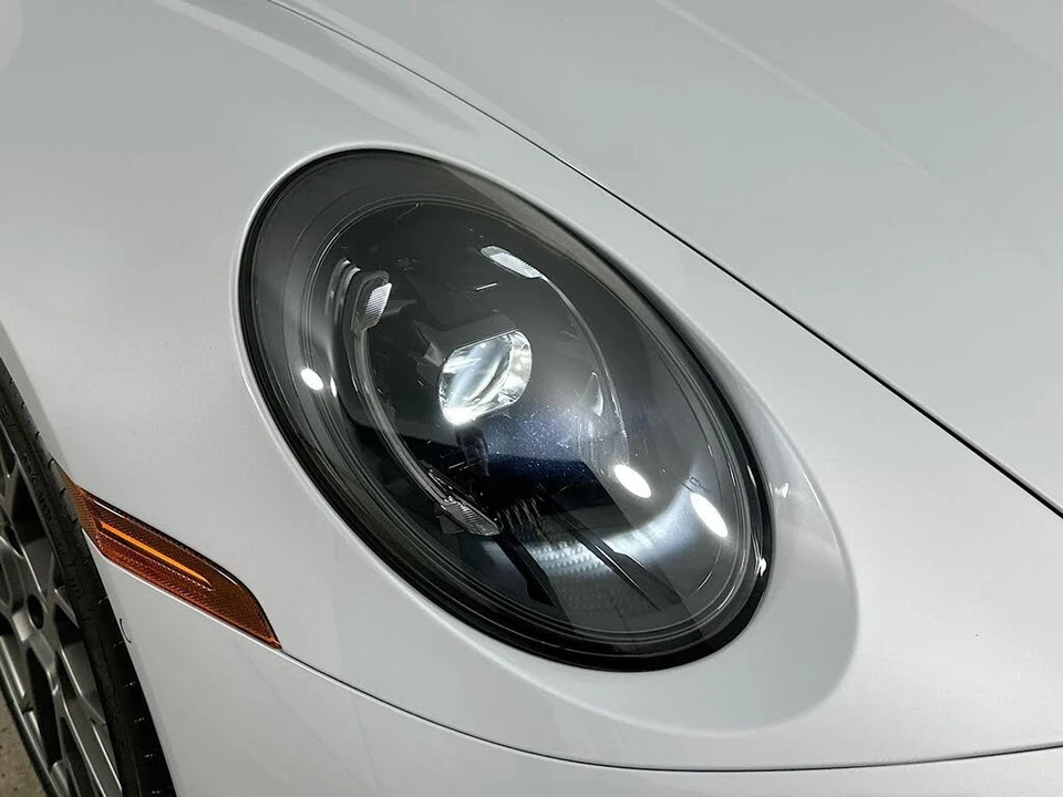 2025 Porsche 992 Carrera - Image 9 of 31