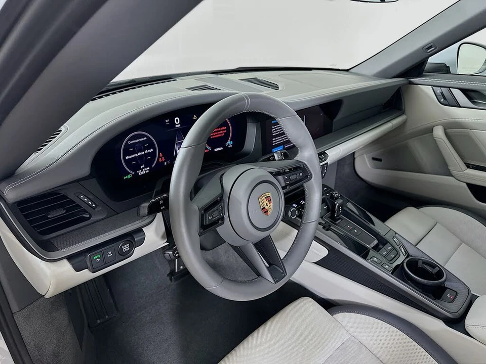 2025 Porsche 992 Carrera - Image 29 of 31
