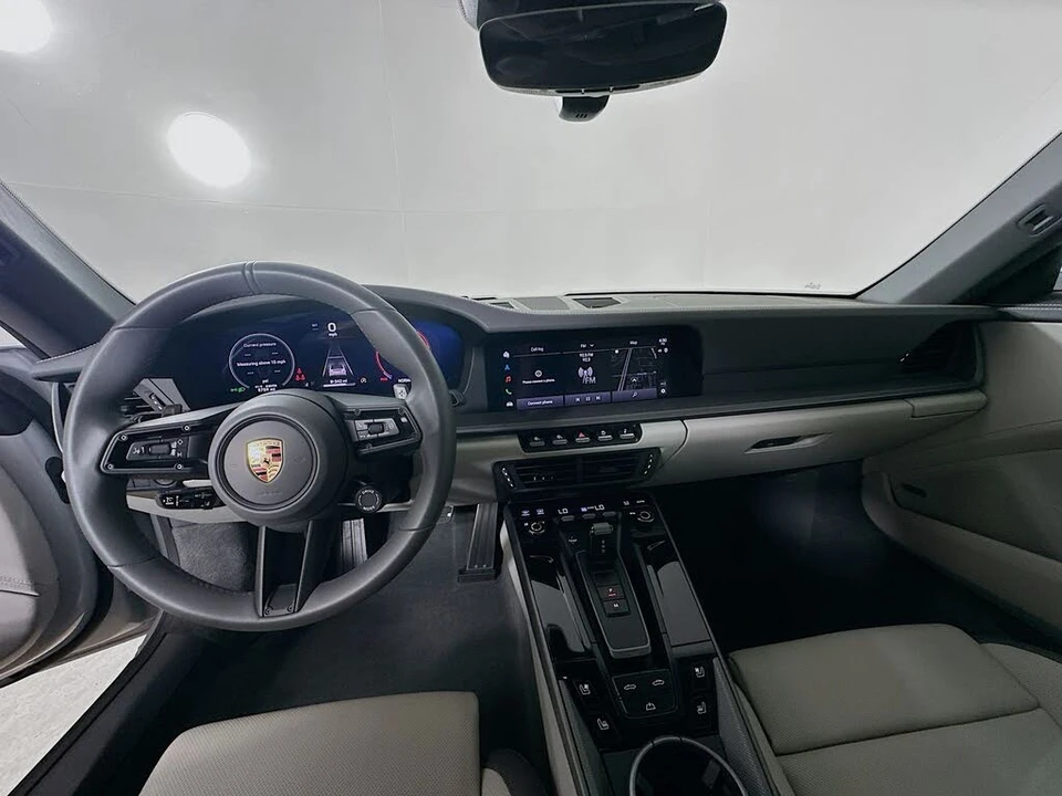 2025 Porsche 992 Carrera - Image 14 of 31