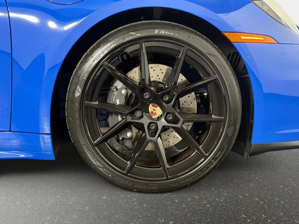 2025 Porsche 992 Carrera - Image 21 of 31