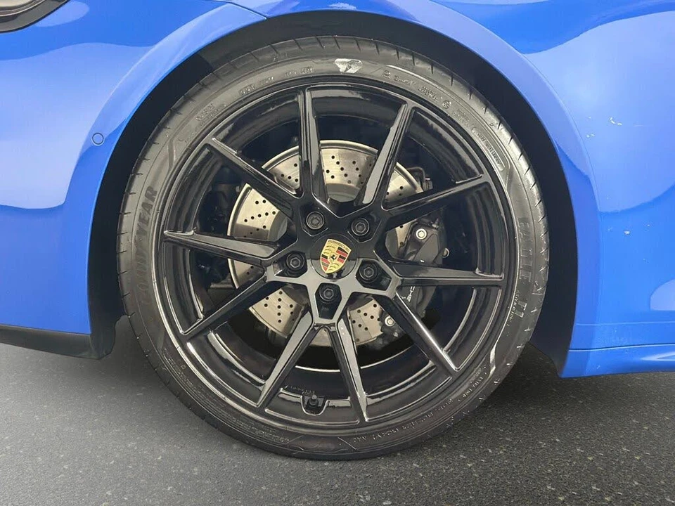2025 Porsche 992 Carrera - Image 19 of 31