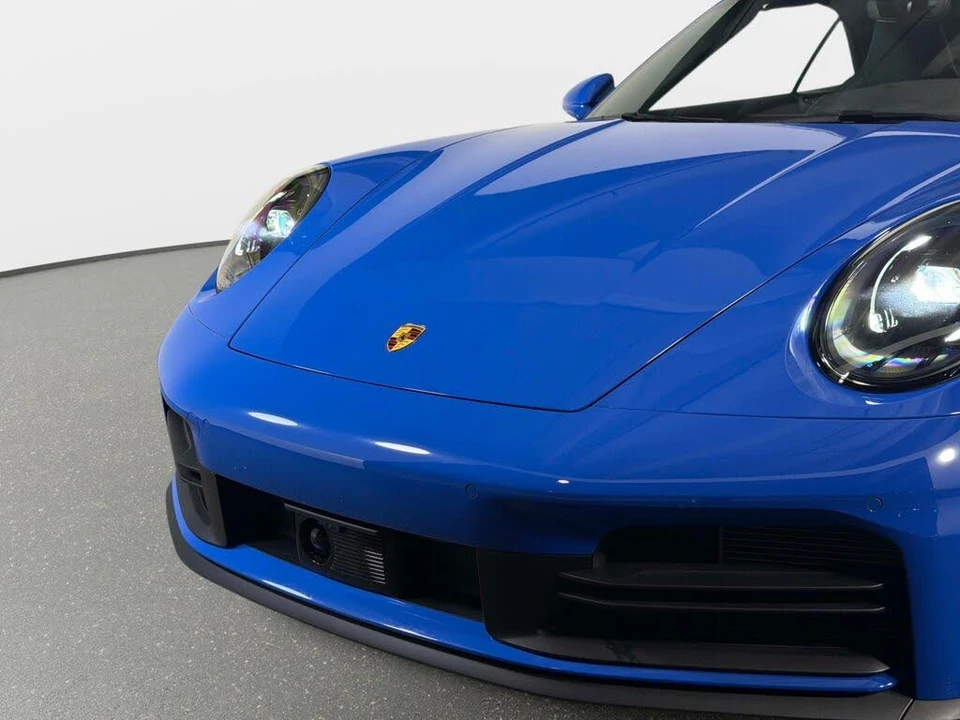 2025 Porsche 992 Carrera - Image 11 of 31