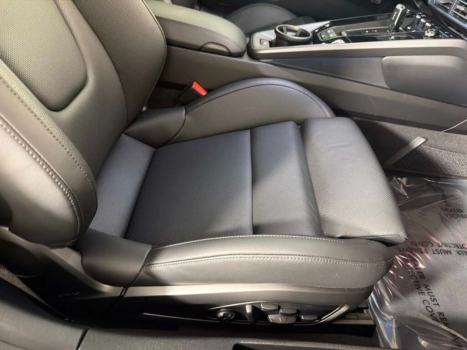 2025 Porsche 992 Carrera - Image 25 of 31
