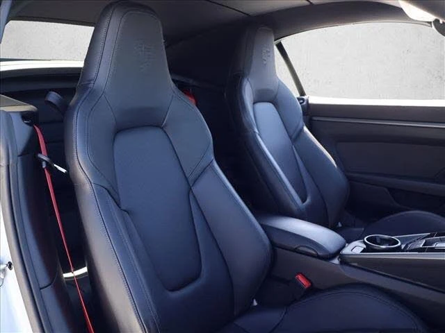 2025 Porsche 992 Carrera - Image 24 of 28