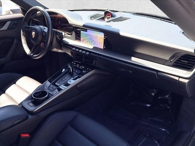 2025 Porsche 992 Carrera - Image 25 of 28