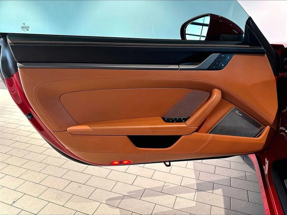 2025 Porsche 992 Carrera - Image 24 of 31