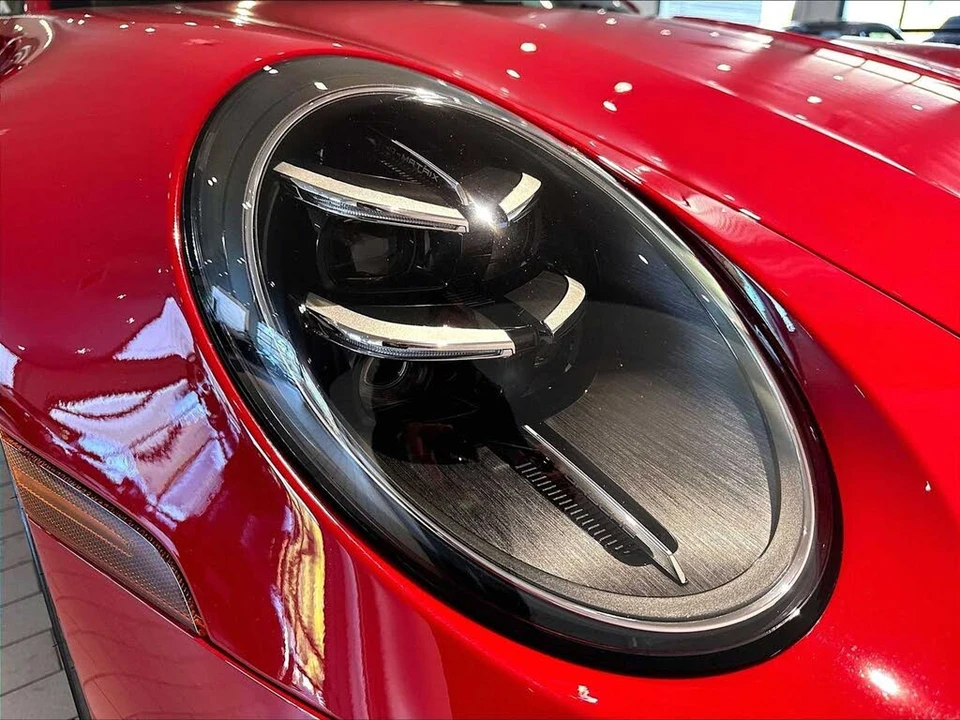 2025 Porsche 992 Carrera - Image 13 of 31