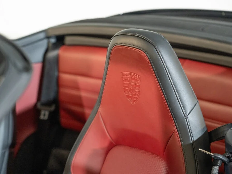 2025 Porsche 992 Carrera - Image 13 of 21