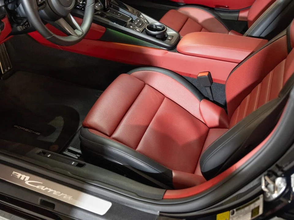 2025 Porsche 992 Carrera - Image 14 of 21