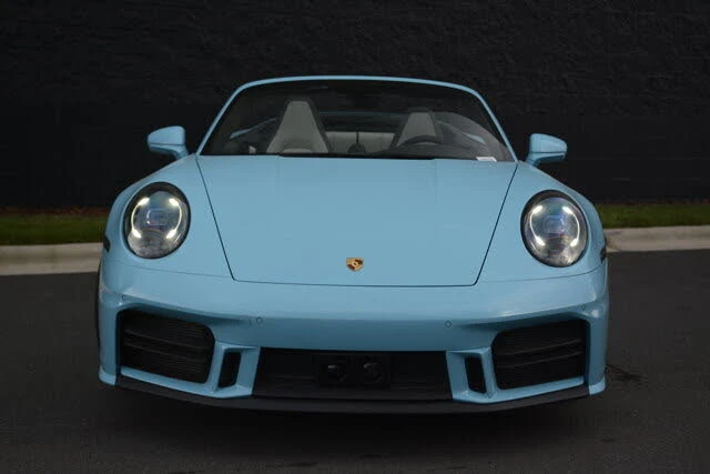 2025 Porsche 992 Carrera - Image 10 of 31