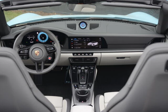 2025 Porsche 992 Carrera - Image 20 of 31