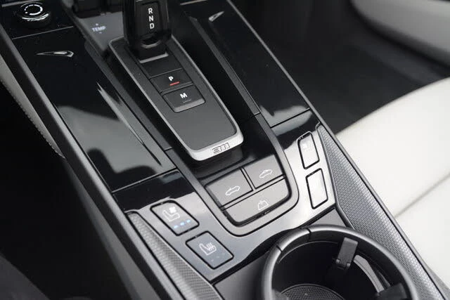 2025 Porsche 992 Carrera - Image 26 of 31