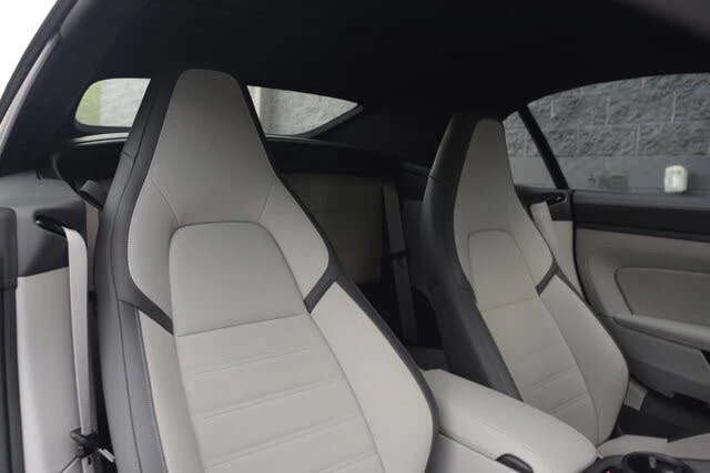 2025 Porsche 992 Carrera - Image 29 of 31