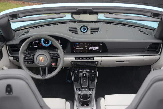 2025 Porsche 992 Carrera - Image 12 of 31