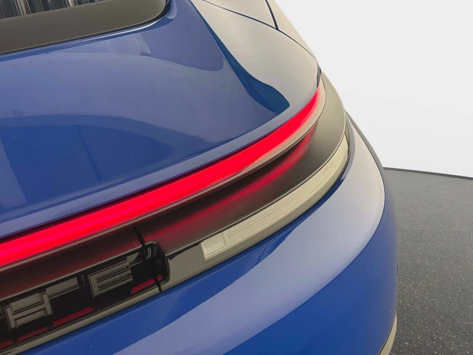 2025 Porsche 992 Carrera - Image 17 of 31
