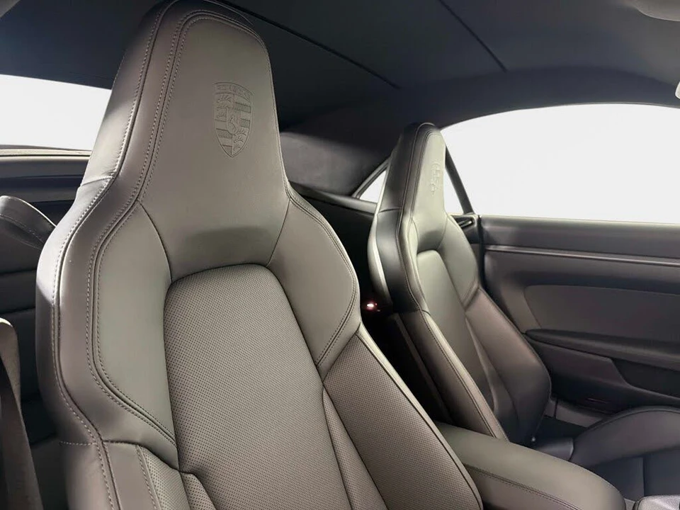 2025 Porsche 992 Carrera - Image 26 of 31