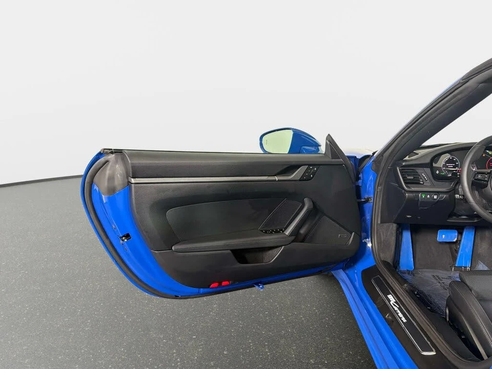 2025 Porsche 992 Carrera - Image 28 of 31
