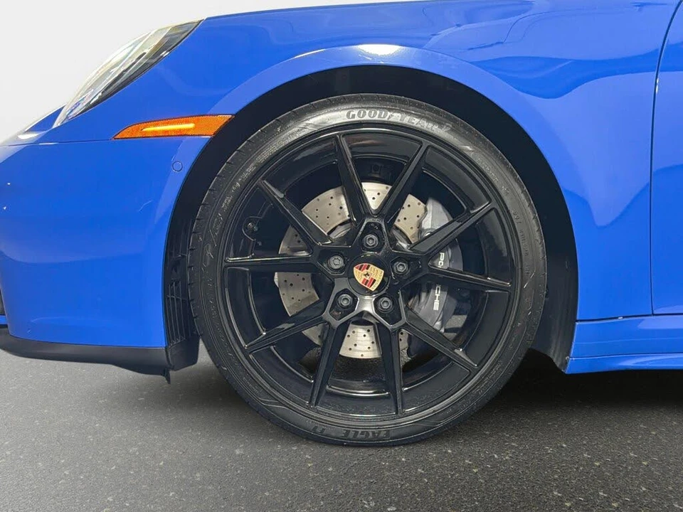 2025 Porsche 992 Carrera - Image 12 of 31