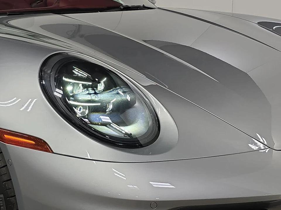 2025 Porsche 992 Carrera - Image 12 of 31