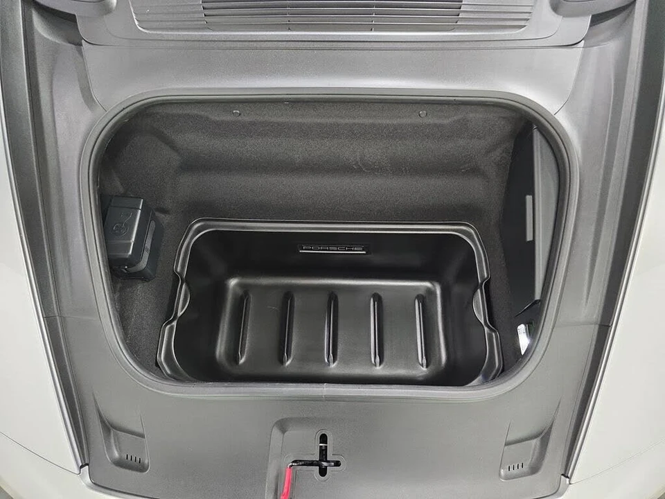 2025 Porsche 992 Carrera - Image 25 of 31