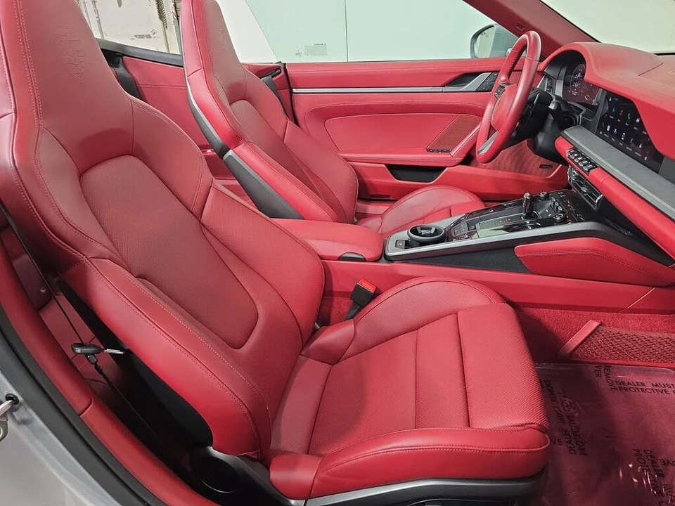2025 Porsche 992 Carrera - Image 27 of 31