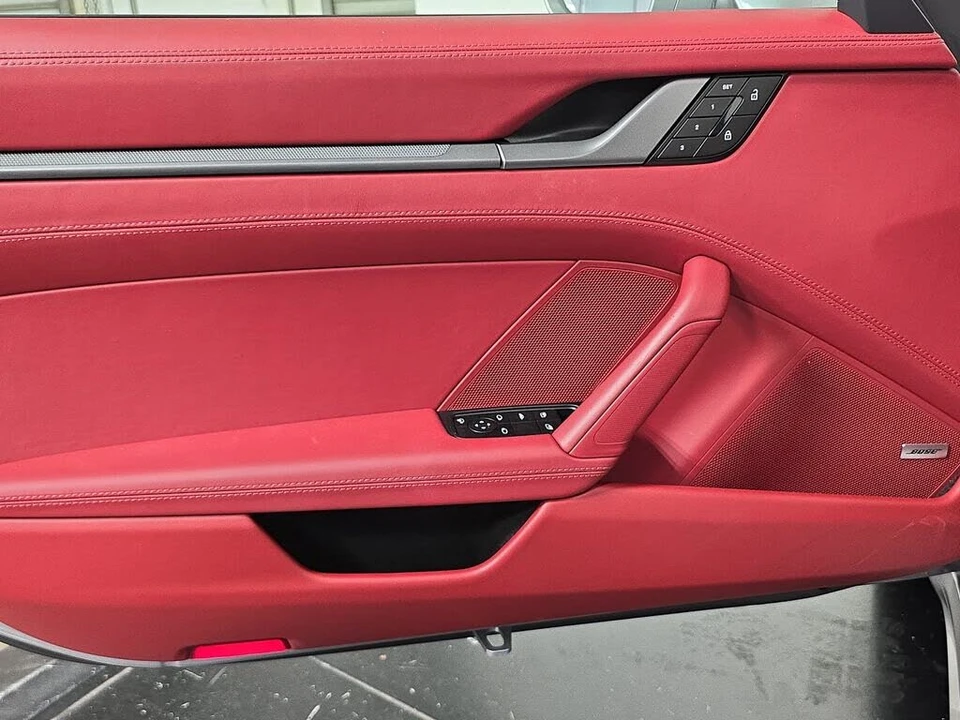 2025 Porsche 992 Carrera - Image 22 of 31