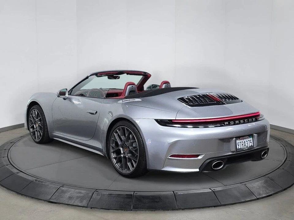 2025 Porsche 992 Carrera - Image 3 of 31