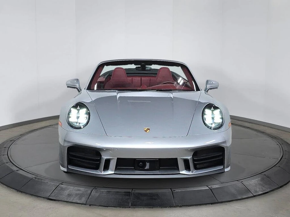 2025 Porsche 992 Carrera - Image 10 of 31