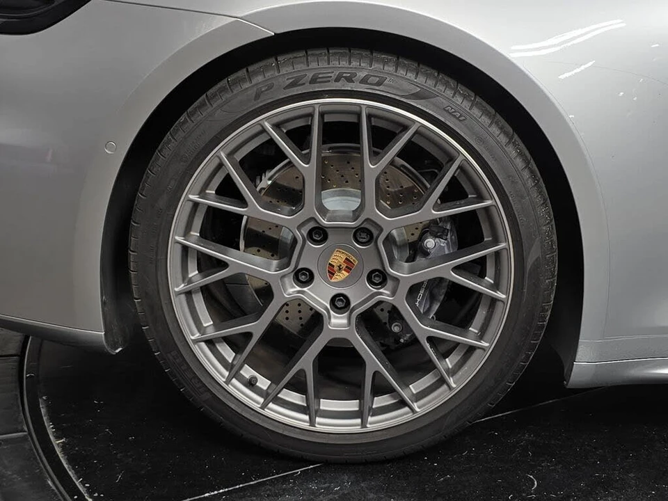 2025 Porsche 992 Carrera - Image 29 of 31