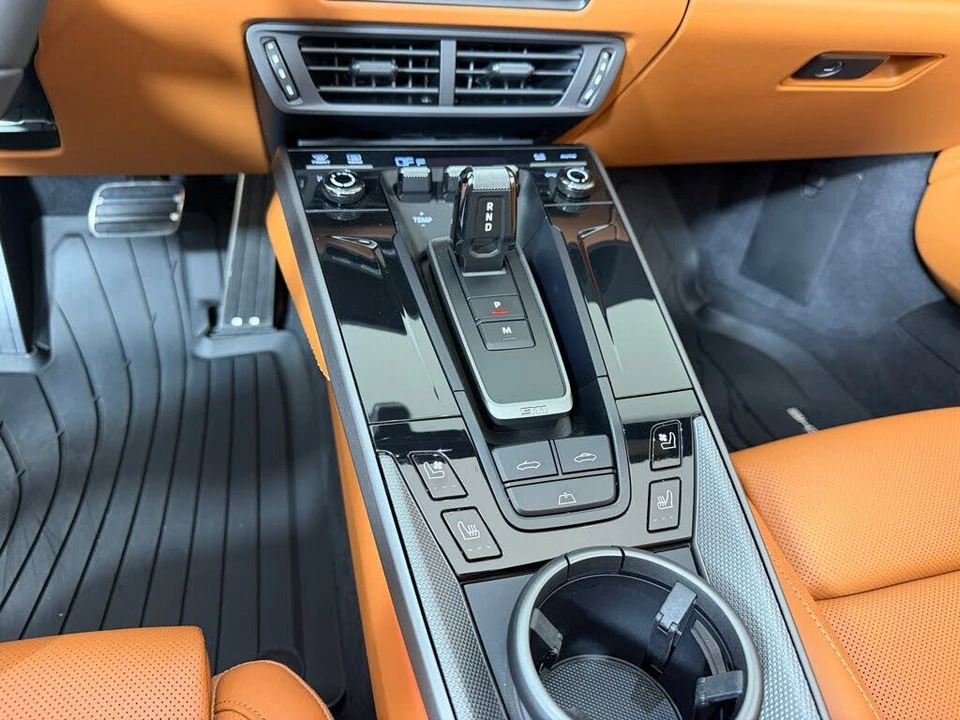 2025 Porsche 992 Carrera - Image 17 of 29