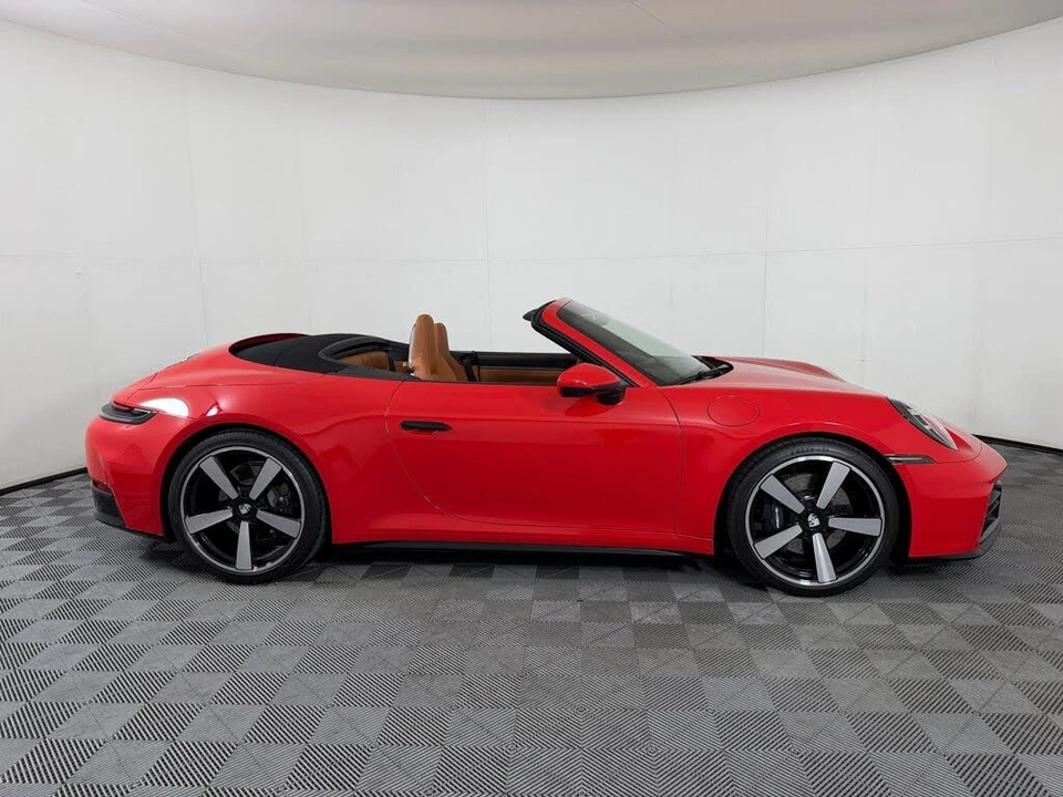 2025 Porsche 992 Carrera - Image 8 of 29