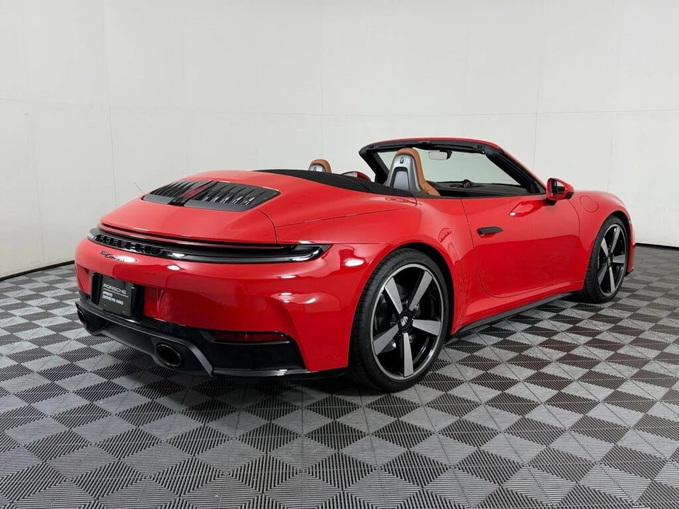 2025 Porsche 992 Carrera - Image 9 of 29