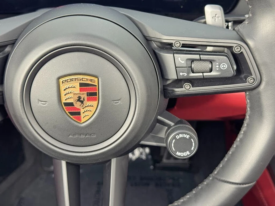 2025 Porsche 992 Carrera - Image 21 of 31