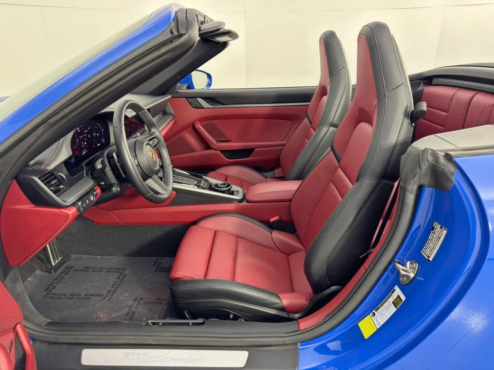 2025 Porsche 992 Carrera - Image 15 of 31