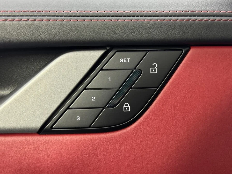 2025 Porsche 992 Carrera - Image 16 of 31