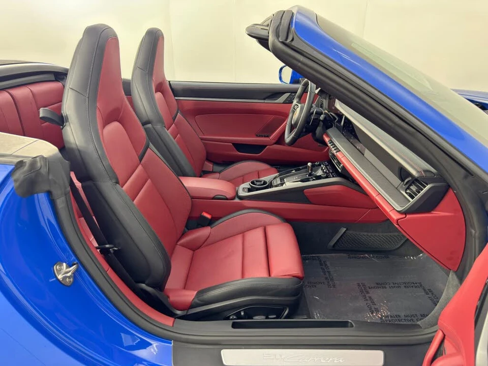 2025 Porsche 992 Carrera - Image 14 of 31