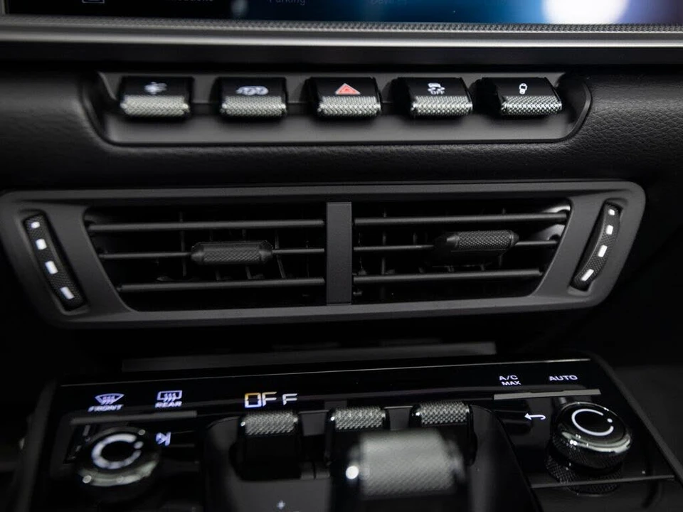 2025 Porsche 992 Carrera - Image 26 of 31