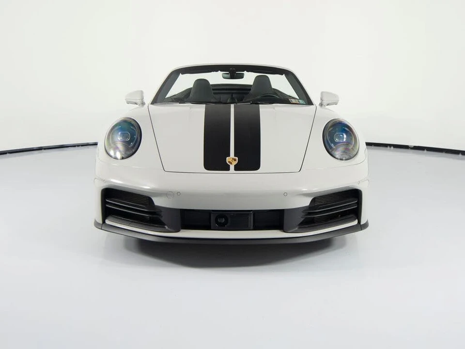 2025 Porsche 992 Carrera - Image 13 of 31