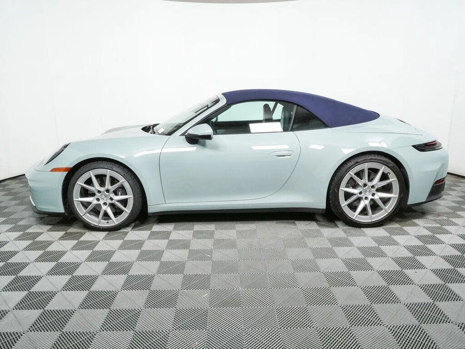 2025 Porsche 992 Carrera - Image 2 of 31