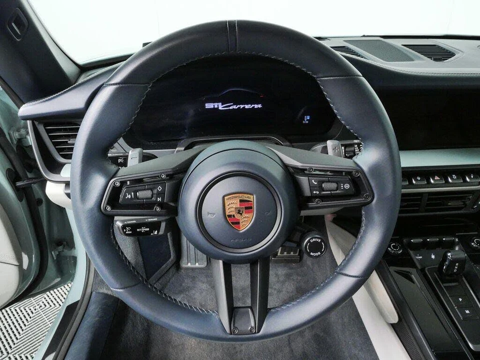 2025 Porsche 992 Carrera - Image 9 of 31