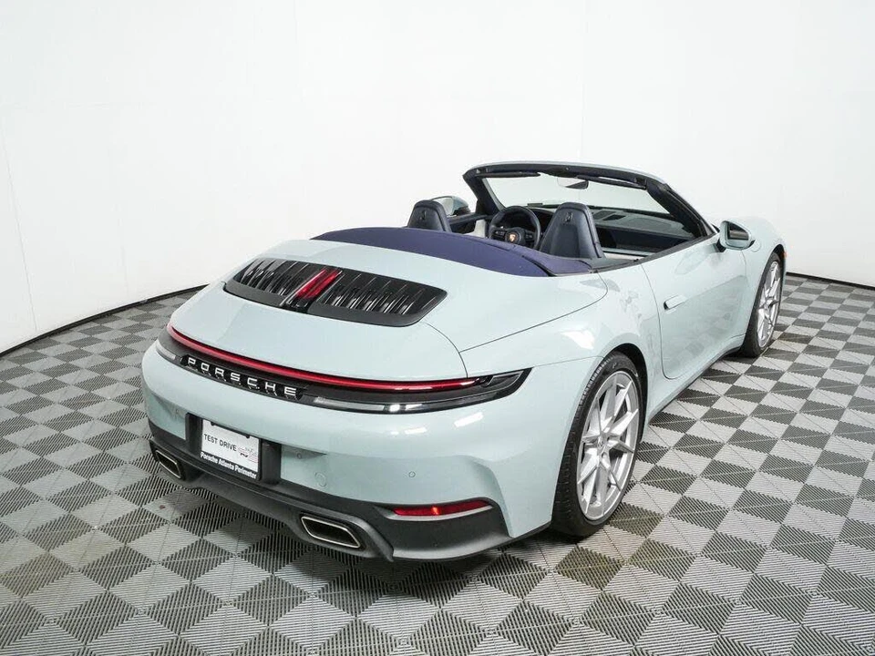 2025 Porsche 992 Carrera - Image 23 of 31