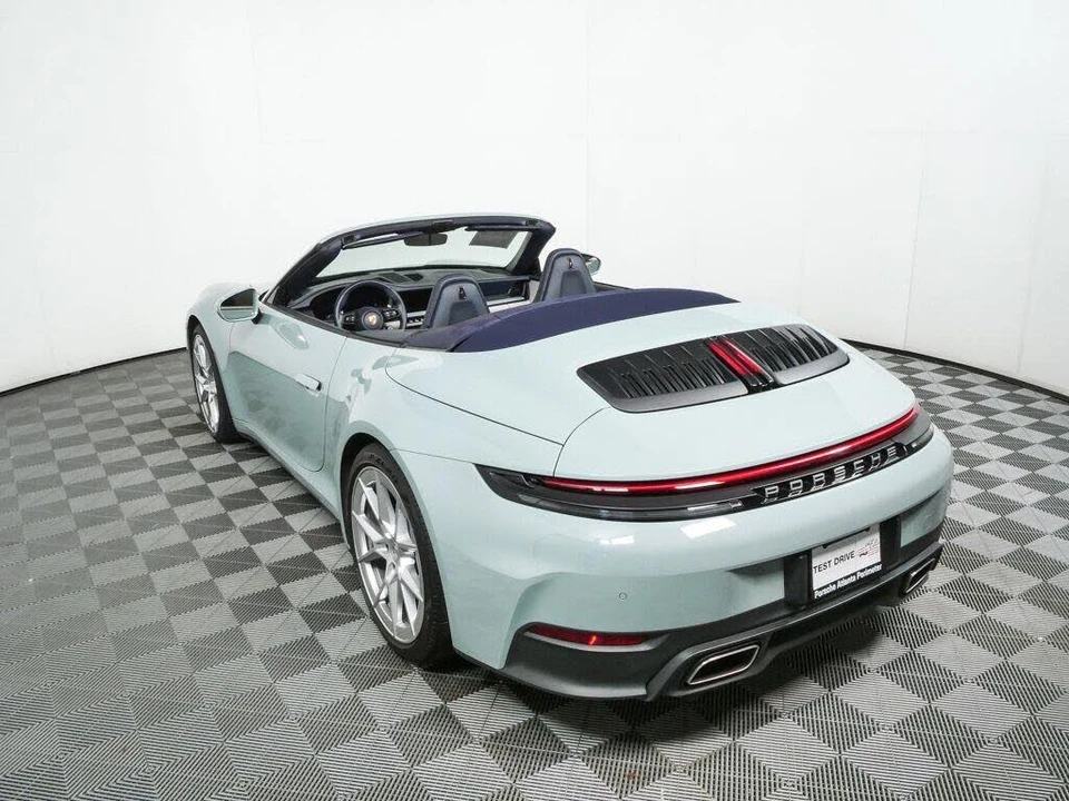 2025 Porsche 992 Carrera - Image 24 of 31